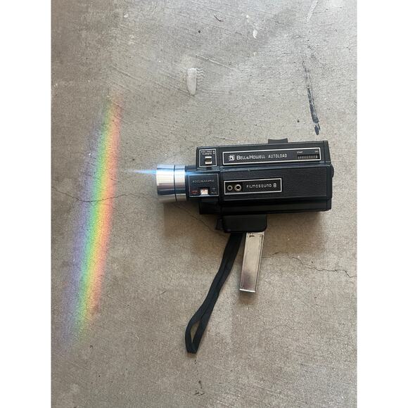 Vintage Bell and Howell Super 8 Movie Camera - Picture 4 of 5